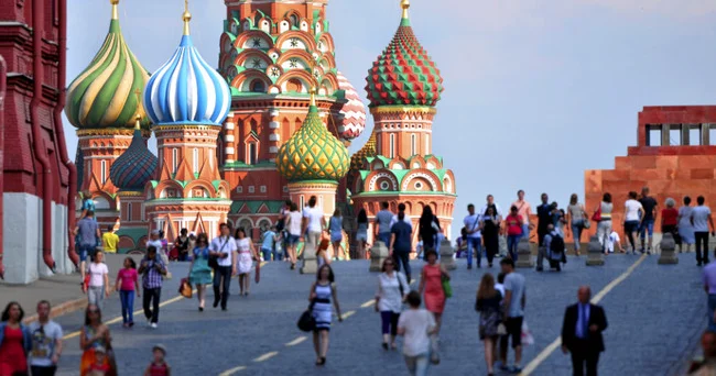 Moskvanın mərkəzindəki dəbdəbəli oteldə təcili təxliyə əməliyyatı həyata keçirilib