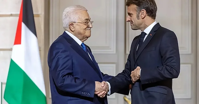 Макрон научит палестинцев писать конституцию