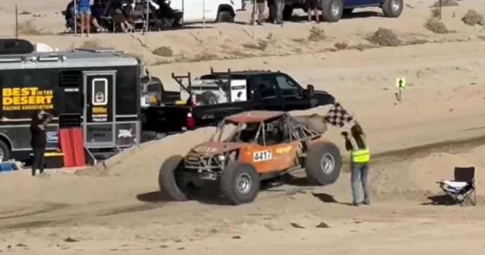 ABŞ də yarışçı son 12 km məsafəni geriyə doğru sürdü VİDEO