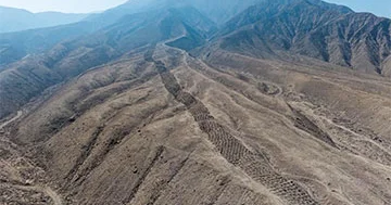 Alimlər Peruda beş min çuxurun sirrini həll ediblər...