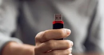 Почему флешкам не стоит доверять важные данные? Эксперты раскрыли почему