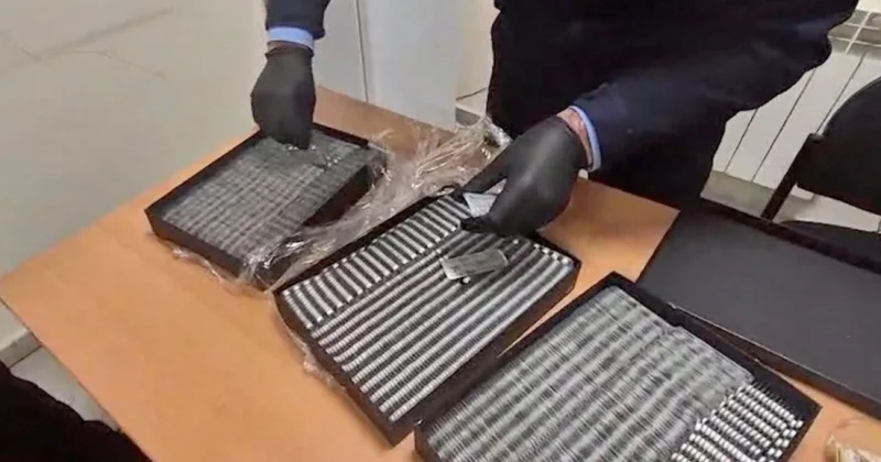 Şirniyyat qutularında dərman keçirmək istədi FOTO