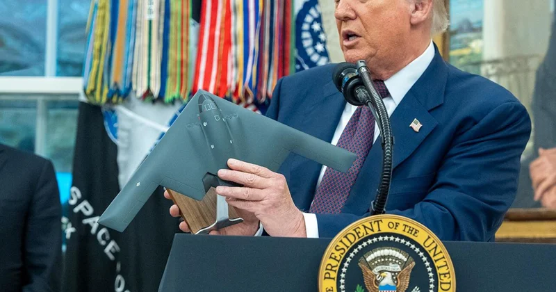 Трамп заказал произведения искусства для войны