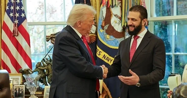 Tramp Şaraya hədiyyə verib