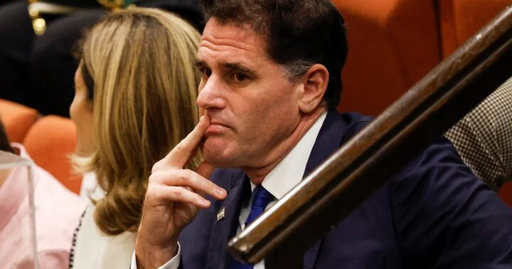 Netanyahunun ən yaxın adamlarından biri istefa verdi