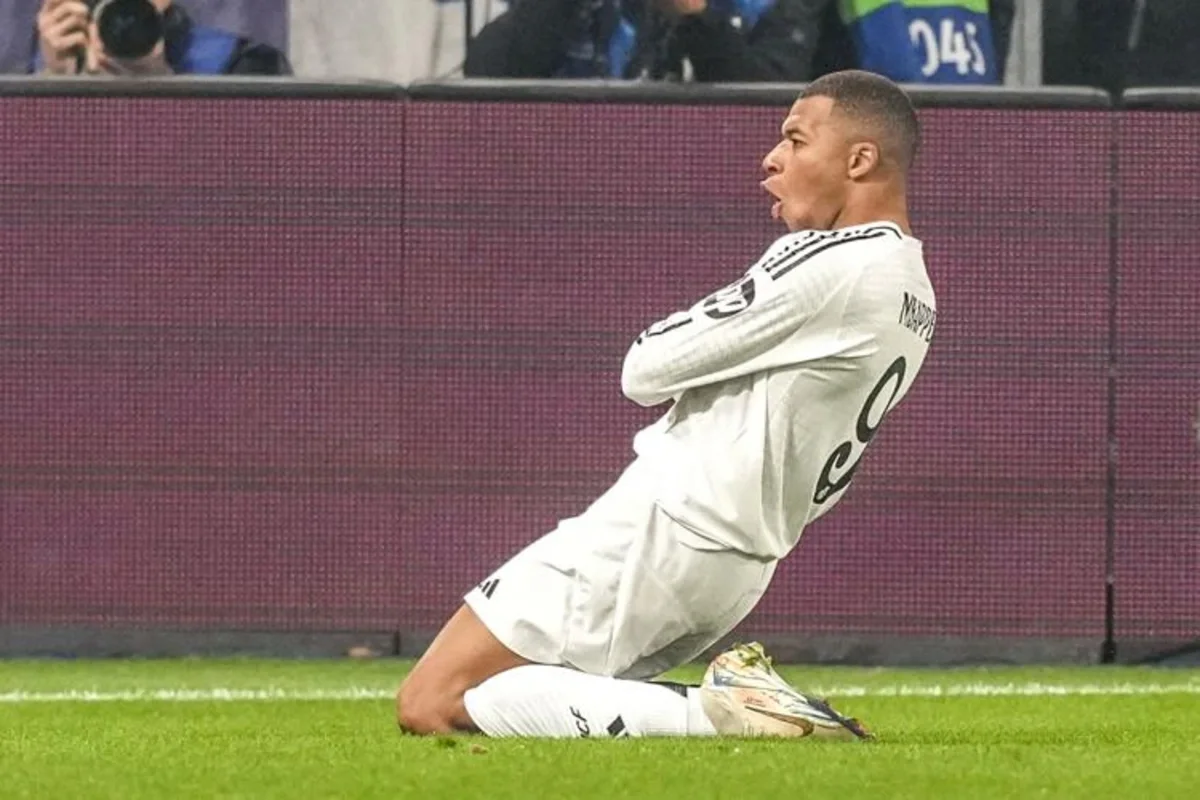 Atalanta ilə görüşdə fərqlənən Kilian Mbappe adını Çempionlar Liqasının tarixinə yazdırıb