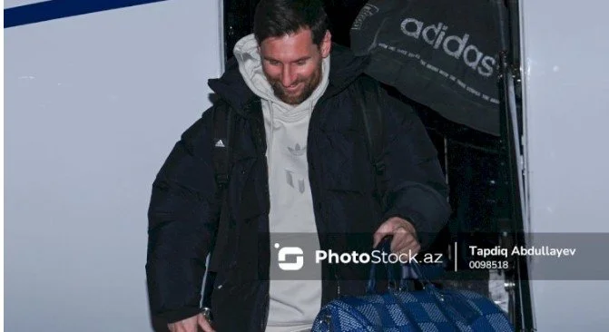 Lionel Messi və komanda yoldaşları Bakıya gəldilər FOTO