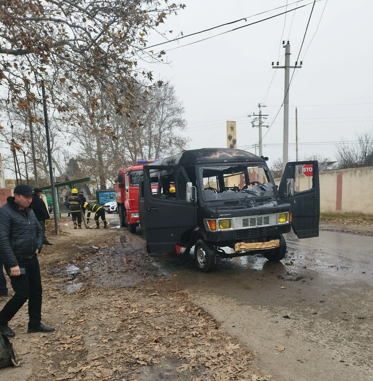 Azərbaycanda sürücü sərnişin avtobusunu yandırdı