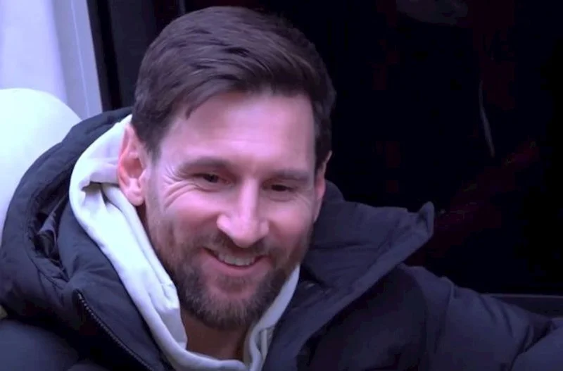 Messi, Suares, Buskets və Alba Bakıdadır Video