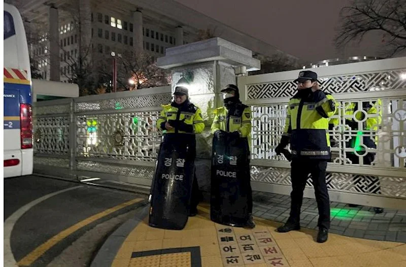 Cənubi Koreya polisi prezident ofisində axtarış aparır