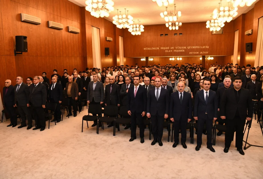 Neft və Sənaye Universitetində Ümummilli Lider Heydər Əliyevin anım gününə həsr olunmuş tədbir keçirilib AZƏRTAC