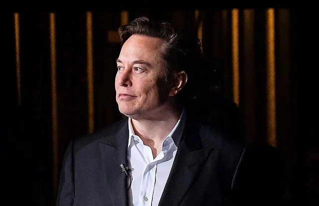 Elon Mask yenidən dünyanın tarixinə düşdü