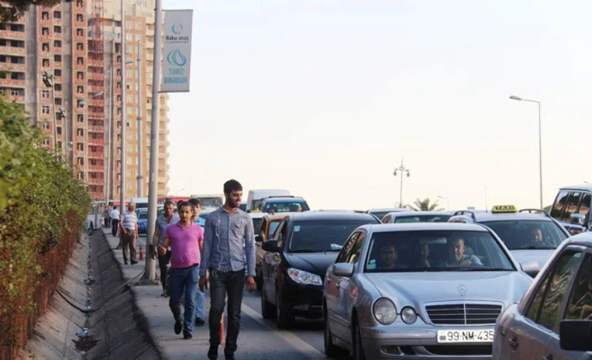 BakıSumqayıt yolunda tıxacın həll yolu var AÇIQLAMA