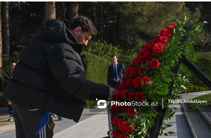 Lionel Messi Ulu Öndər Heydər Əliyevin məzarını ziyarət etdi FOTOLAR