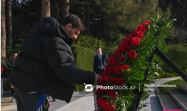 Lionel Messi və dostları Bakıda Heydər Əliyevin xatirəsini anıblar FOTOLAR Azərbaycanda özəl xəbərlər, araşdırmalar, təhlillər və müsahibələrin tək ünvanı