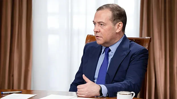 Dmitri Medvedev Pekindədir