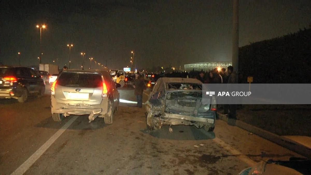 Bakıda dörd “Toyota” markalı avtomobil toqquşub FOTO