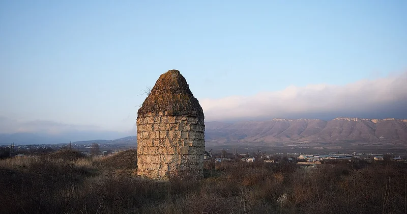 Xocalı türbəsinə bitişik məqbərə yeri aşkar edilib