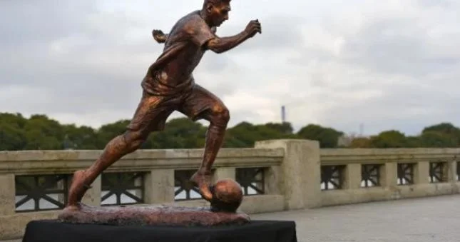 Messinin ən hündür heykəli ucaldıldı