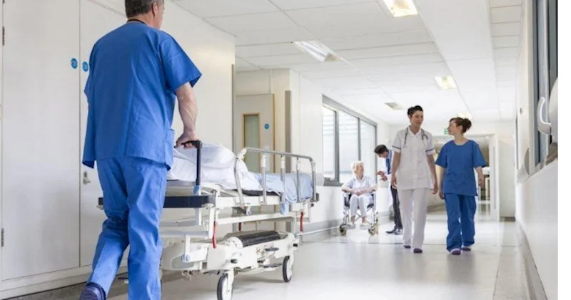 Bakıda bir neçə şagirdin saqqızdan sonra özünü pis hiss etməsi... AÇIQLAMA