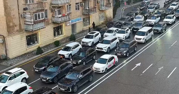 Bakıda sıxlıq olan yolların SİYAHISI