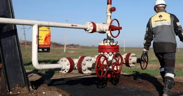 Rusiya neft hasilatını gündə 10.000 barel artırıb