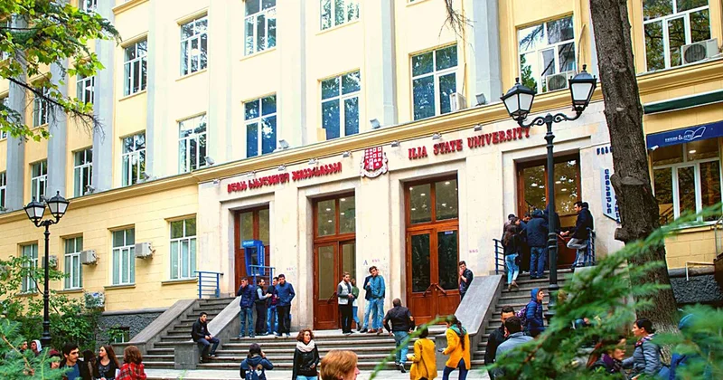 Gürcüstanda ali təhsilin müddəti azaldılır Qanun qəbul edildi