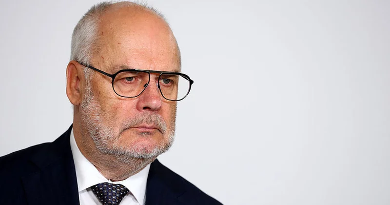 Estoniya prezidenti Karis qəfildən “böyüdüyünü” etiraf edib