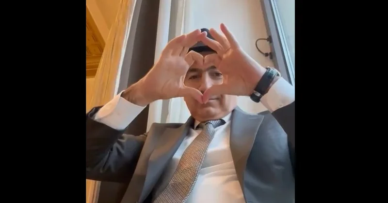 Пашинян разомлел под Белые розы Minval Politika