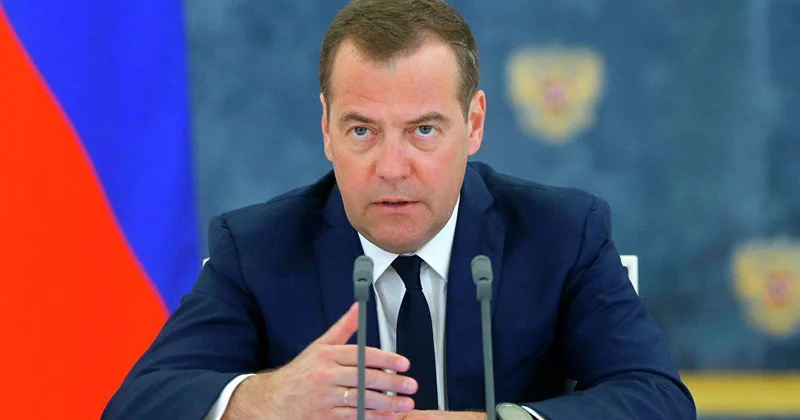 Medvedevdən Zelenskinin referendum açıqlamasında sərt reaksiya