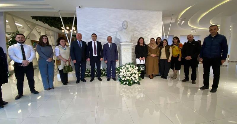 “Heydər Əliyev elmin keşiyində”