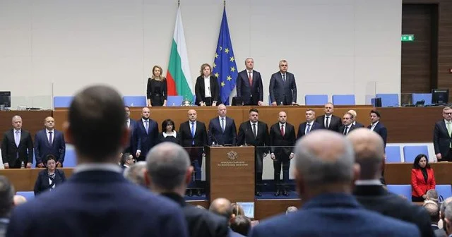 Xalq istədi, hökumət istefa verdi