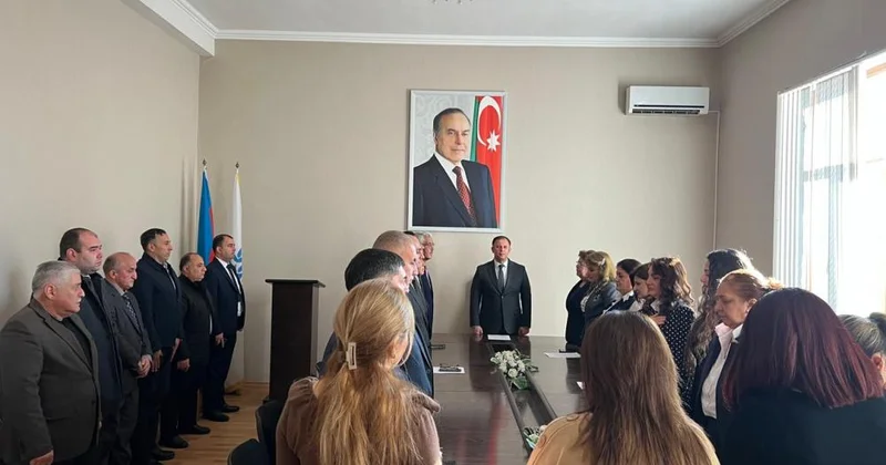 “Vətənə, xalqa həsr edilən ömür” mövzusunda dəyirmi masa keçirilib