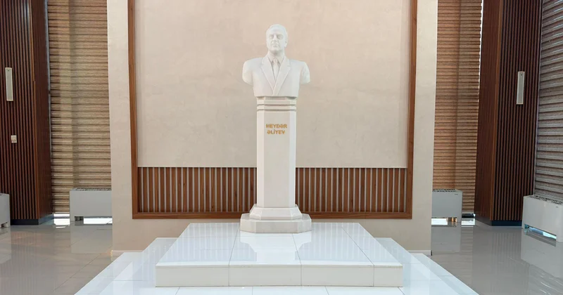 Yevlaxda Ümummilli Liderin anım günü ilə bağlı tədbir keçirildi Fotolar