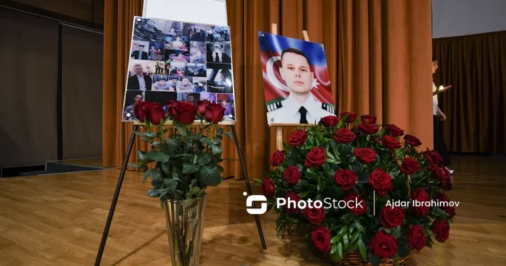 Миндальное дерево и голуби: в Баку почтили память Национального героя Александра Кальянинова