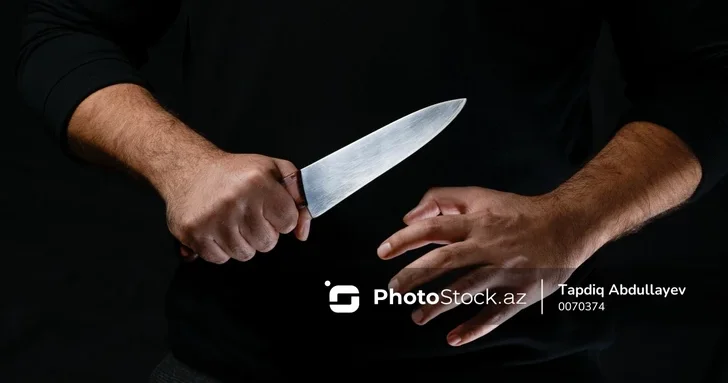 В Гёранбойском районе два человека получили ножевые ранения