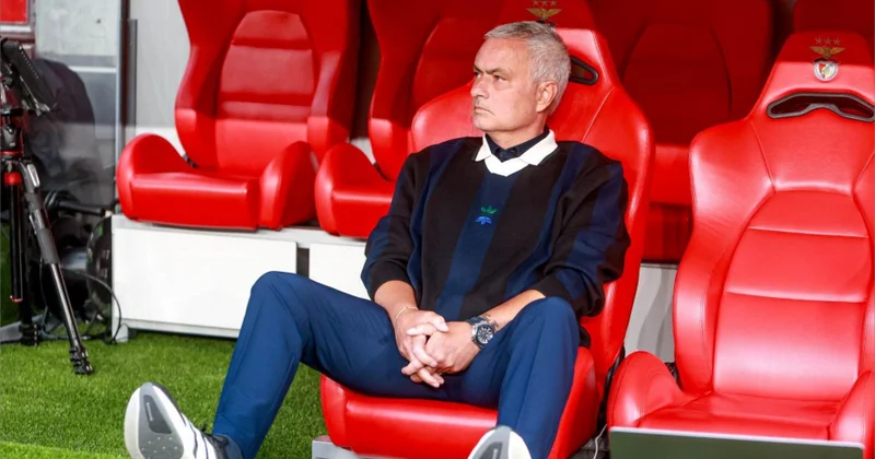 Mourinyu Napoli nin futbolçusundan forma aldı Ona görə Poqbanı ehtiyata göndərdim