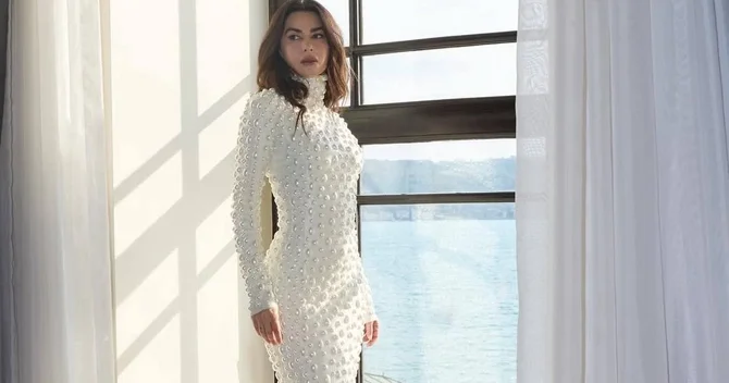 Nəsrin Cavadzadənin bu qapalı geyimi müzakirələrə səbəb oldu