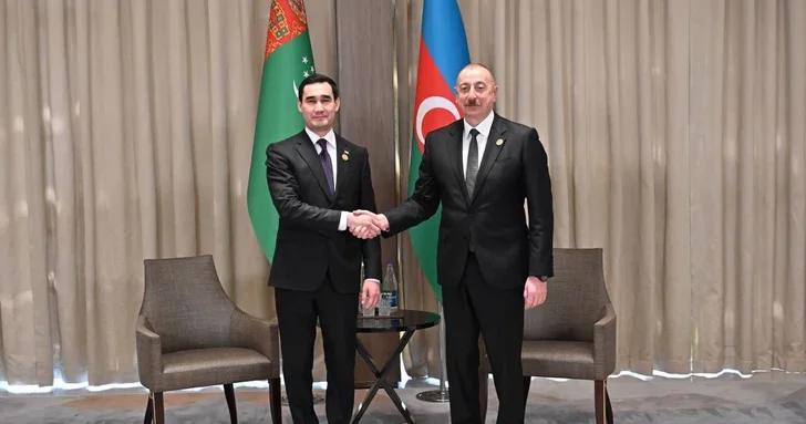 Ильхам Алиев поздравил президента Туркменистана