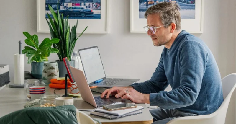 Hansı sahələr distant iş rejiminə keçə bilər? Ekspertdən açıqlama