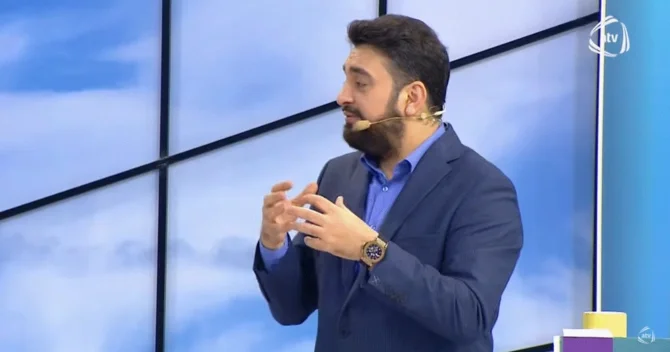 Evlərindən danışan aparıcı: Kirayə qaldığım vaxtlarda tum satırdım