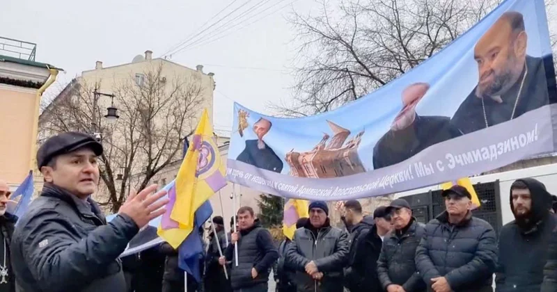 Paşinyan Moskvada aksiya ilə qarşılandı Bir gündə iki insident təsadüfdür, yoxsa xəbərdarlıq? VİDEO