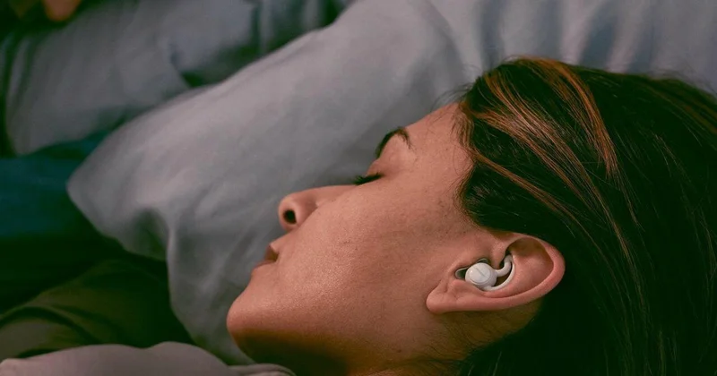 Bu vərdiş ölümcül ola bilər Niyə qulaqcıqla yatmaq olmaz?