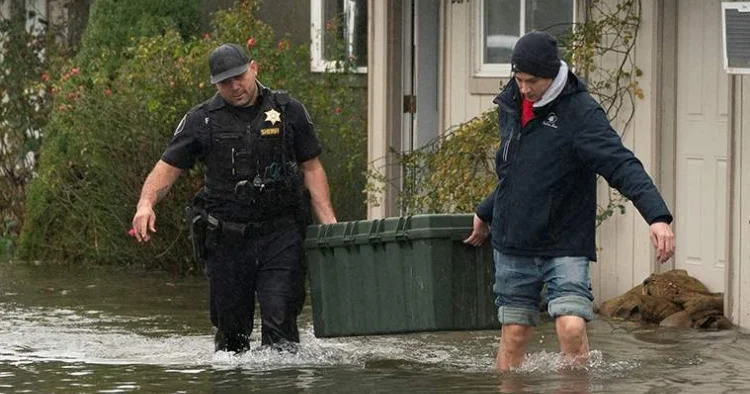 Daşqınlar səbəbindən 100 min Vaşinqton sakini təxliyə edilə bilər