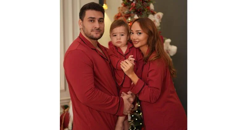 Блогер Хаджар Хейдари снялась с семьей в новогодней фотосессии