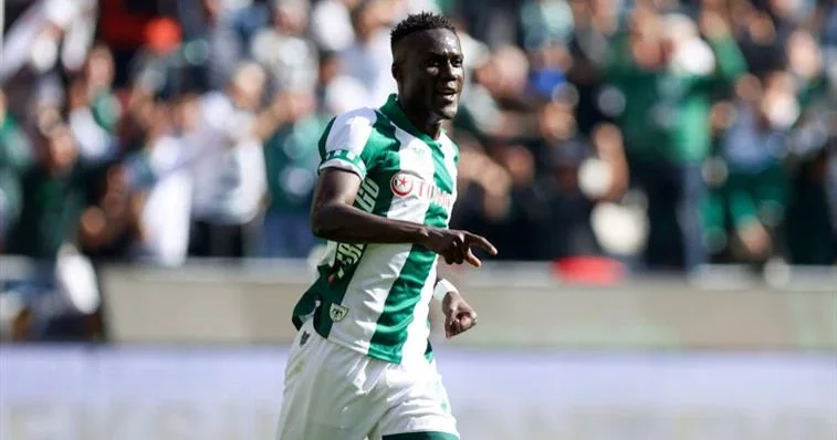 Mərc oyunlarına görə saxlanıldı, klubu sözləşməsini ləğv etdi