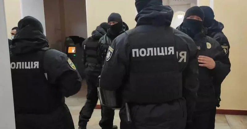 Kiyev metrosunda partlayış Yaralılar var