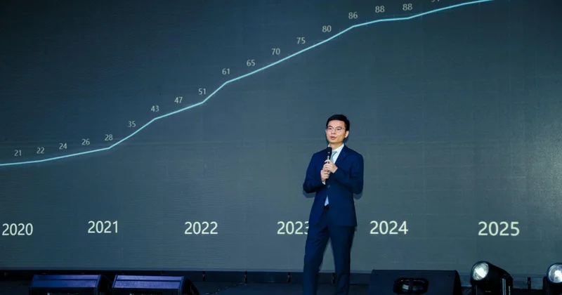 HONOR brendinin 5 illiyi və inkişaf strategiyası təqdim olundu FOTO