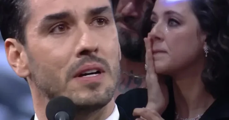 Aktyorun çıxışı hamını ağlatdı Video