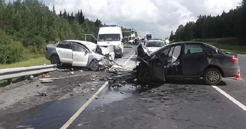 Zəncirvari qəza olub Xəsarət alan var